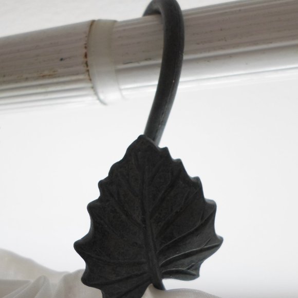 Shower Hooks Assortment - Picture 5 of 16